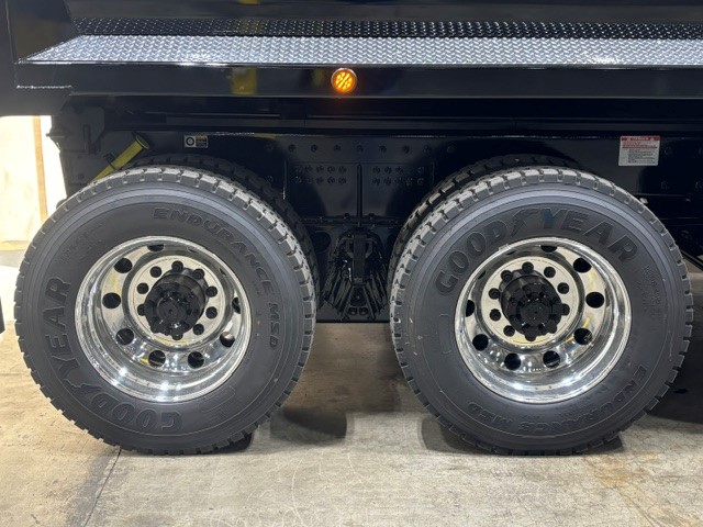 2027 Kenworth T880 in Kansas City, MO — photo 3