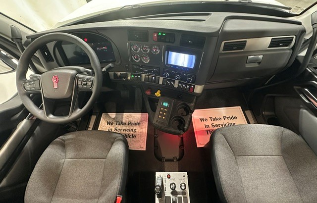 2027 Kenworth T880 in El Paso, TX — photo 2