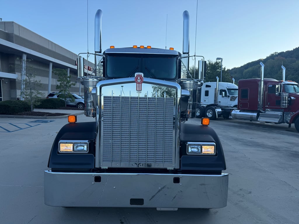 2027 Kenworth W900 in Chattanooga, TN — photo 7