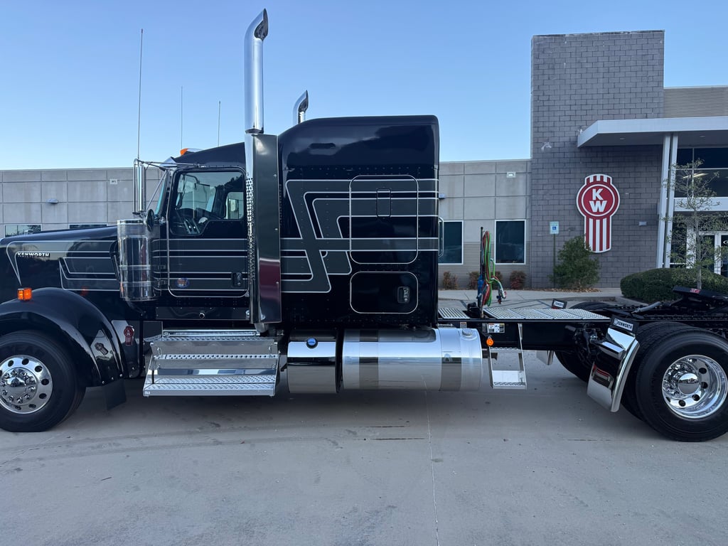 2027 Kenworth W900 in Chattanooga, TN — photo 8