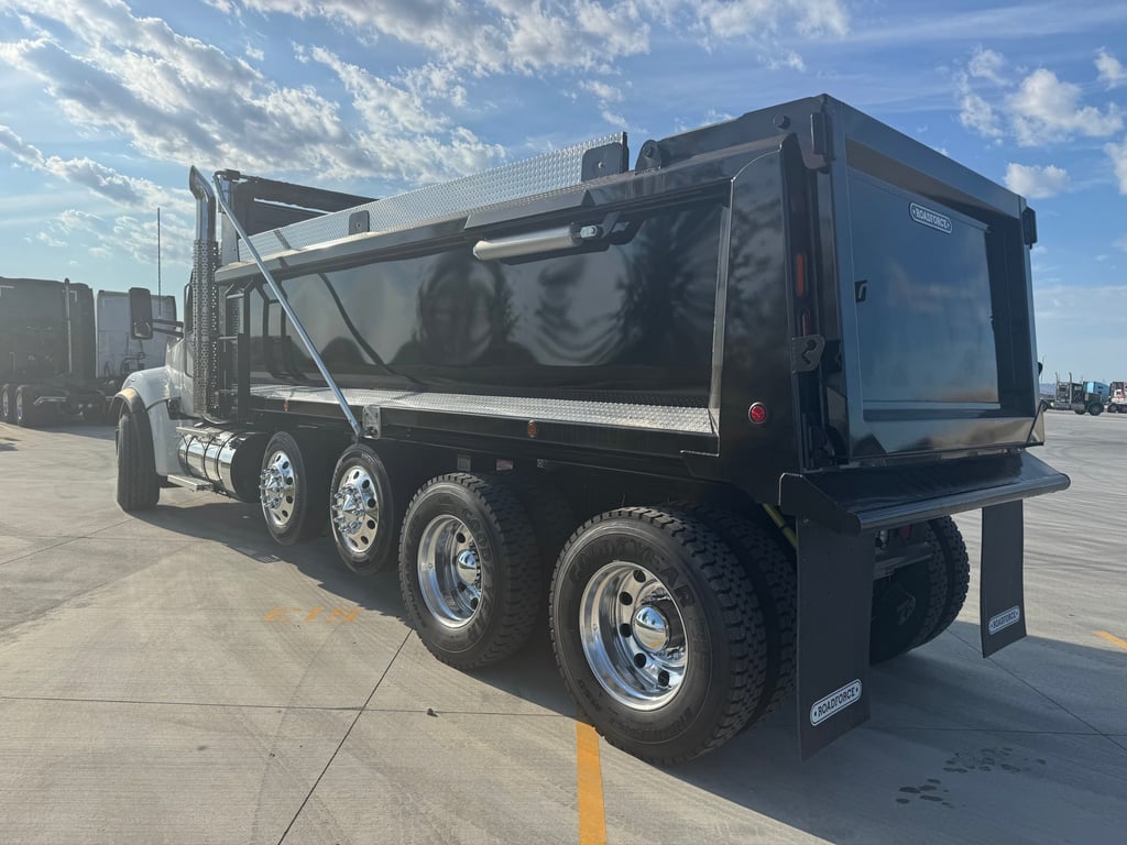 2027 Kenworth T880 in Des Moines — photo 5