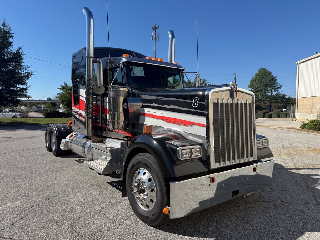 2022 Kenworth W900 in Raleigh, NC