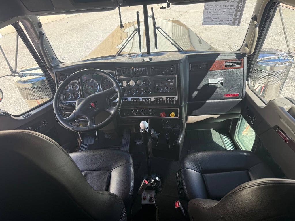 2022 Kenworth W900 in Raleigh, NC — photo 3