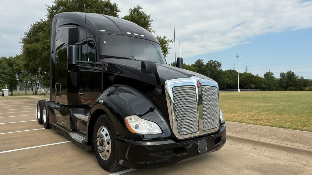 2022 Kenworth T680 in Dallas, TX