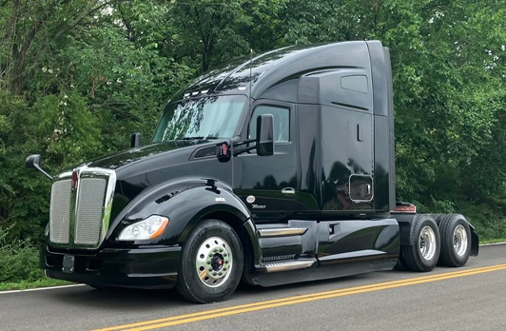 2022 Kenworth T680 in Dallas, TX — photo 8
