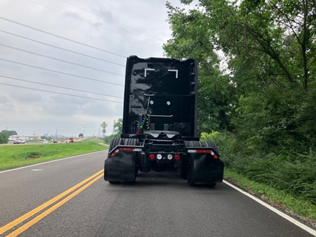 2022 Kenworth T680 in Dallas, TX — photo 6