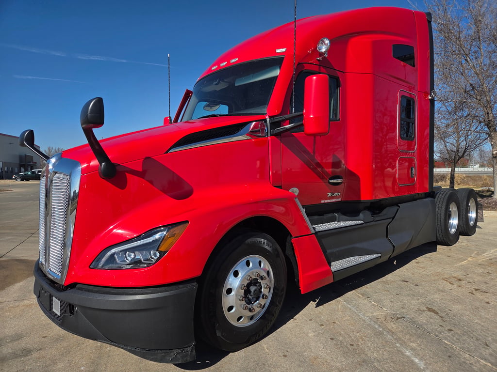 2024 Kenworth T680 in Joplin, MO — photo 7