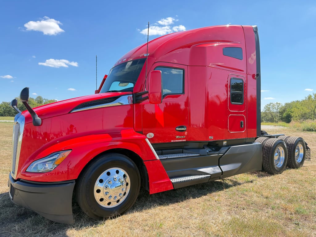 2024 Kenworth T680 in Joplin, MO — photo 6