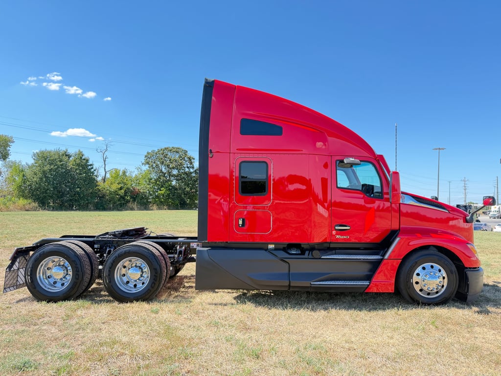 2024 Kenworth T680 in Joplin, MO — photo 2