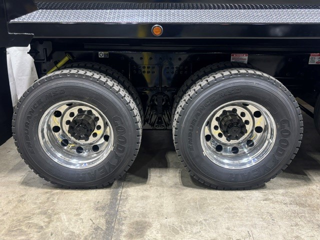 2027 Kenworth T880 in Omaha, NE — photo 3