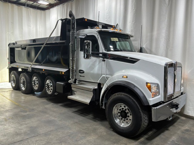 2027 Kenworth T880 in Omaha, NE