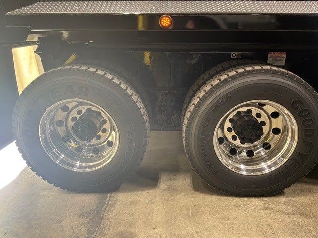 2027 Kenworth T880 in Omaha, NE — photo 3