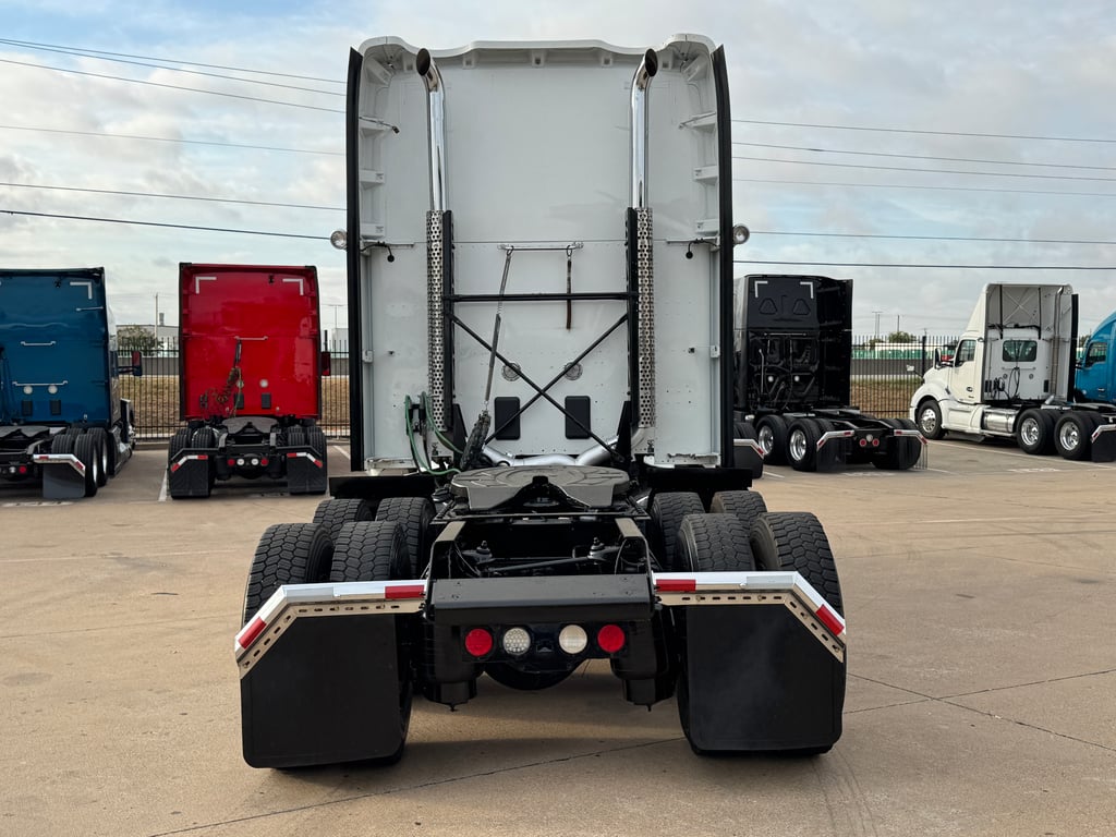 2022 Kenworth T680 in Dallas, TX — photo 5