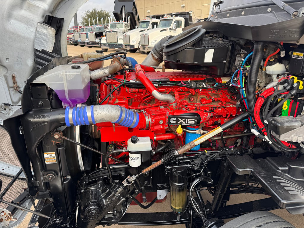 2022 Kenworth T680 in Dallas, TX — photo 6
