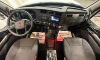2027 Kenworth T880 in Des Moines — photo 7