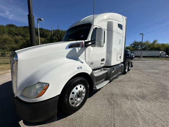 2022 Kenworth T680 in Chattanooga, TN — photo 2