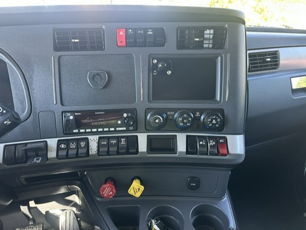 2022 Kenworth T680 in Chattanooga, TN — photo 8
