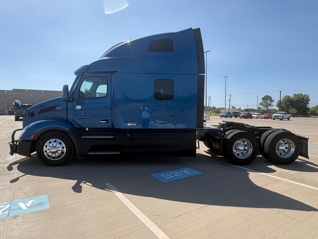 2024 Peterbilt 579 in Fort Worth, TX — photo 6