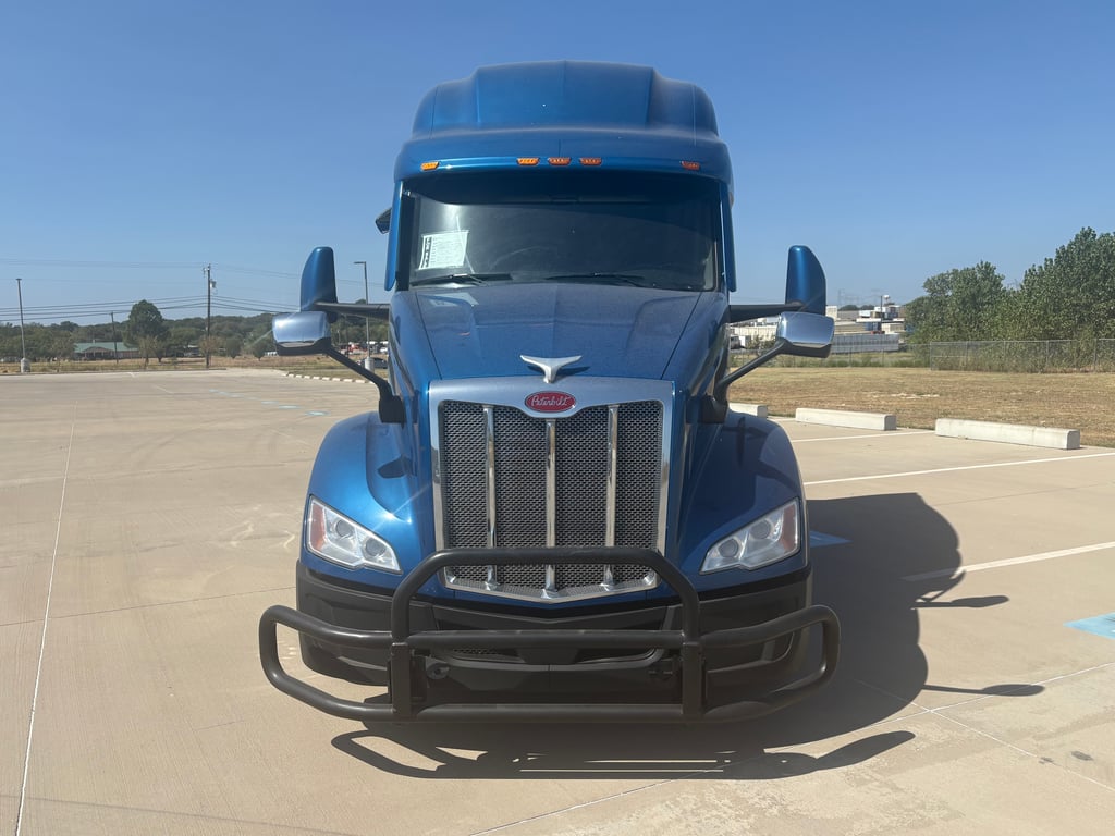 2024 Peterbilt 579 in Fort Worth, TX — photo 8