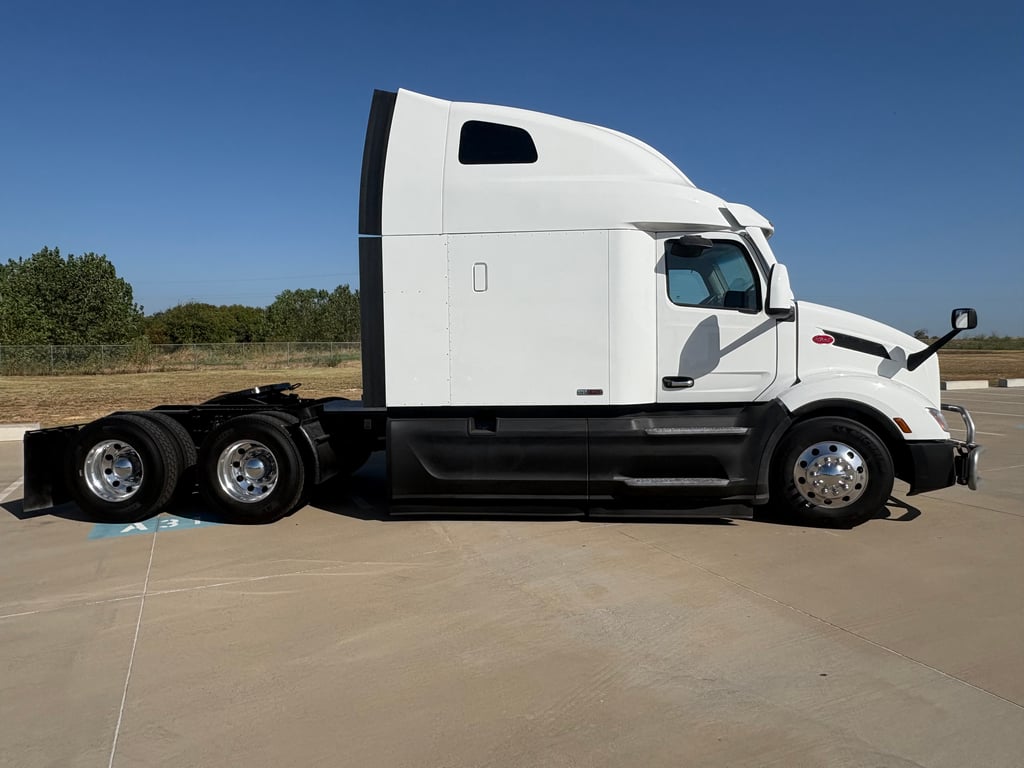 2024 Peterbilt 579 in Fort Worth, TX — photo 2