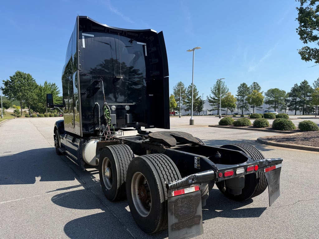 2022 Peterbilt 579 in Raleigh, NC — photo 8