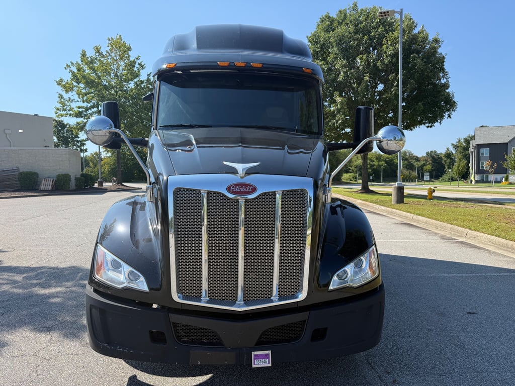 2022 Peterbilt 579 in Raleigh, NC — photo 5