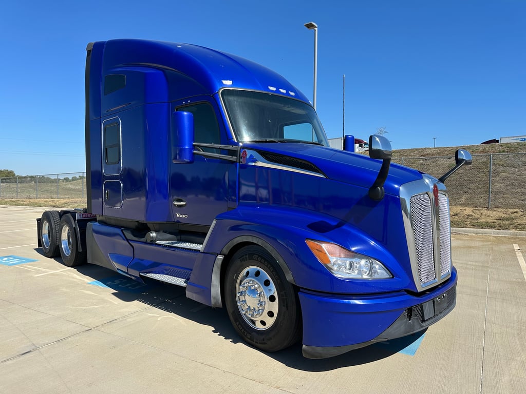 2023 Kenworth T680 in Fort Worth, TX