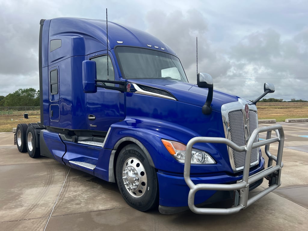 2023 Kenworth T680 in Fort Worth, TX