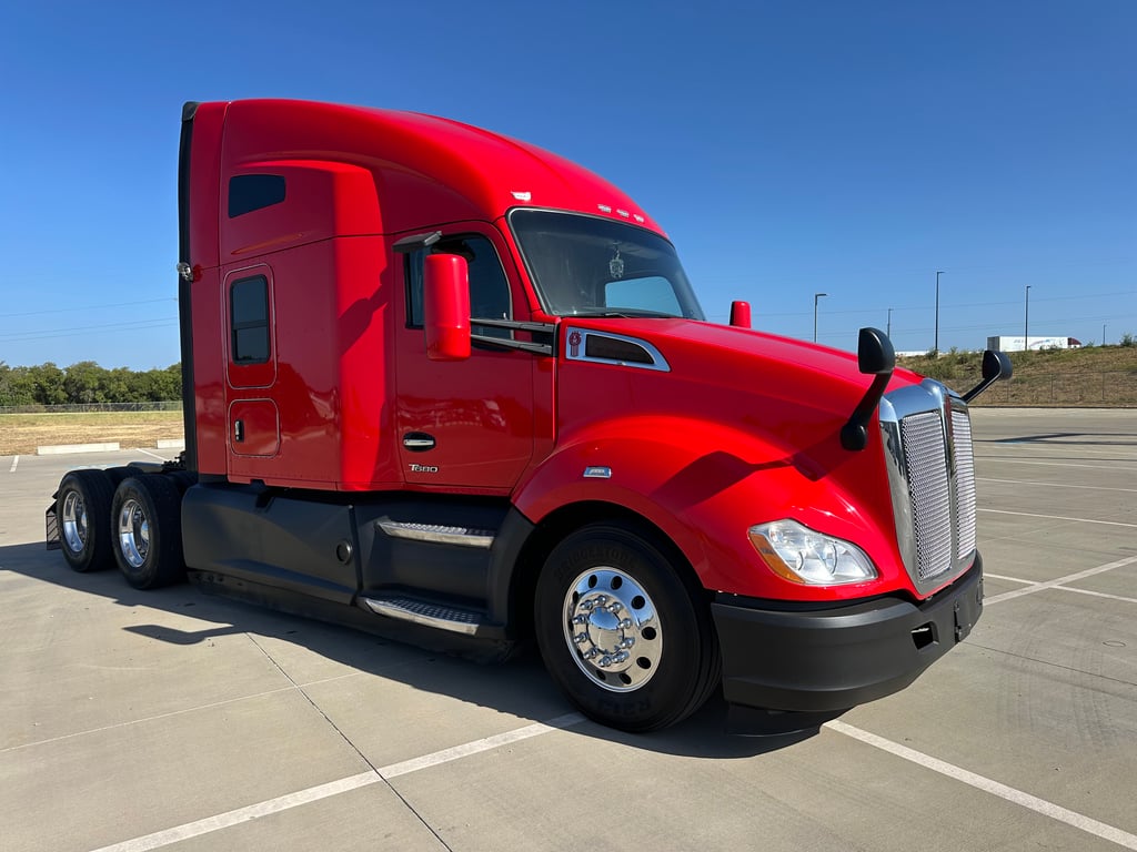 2022 Kenworth T680 in Fort Worth, TX