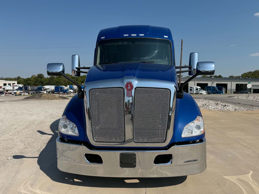 2022 Kenworth T680 in Tulsa, OK — photo 6