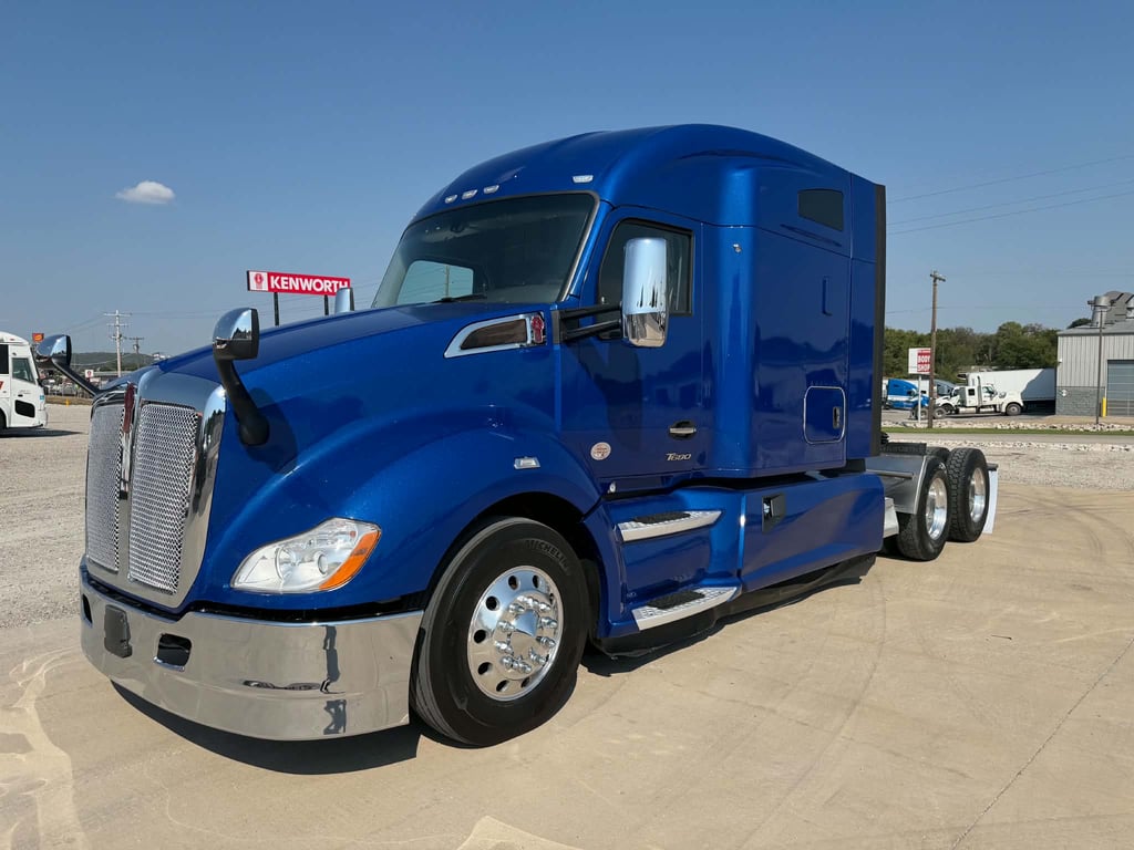 2022 Kenworth T680 in Tulsa, OK — photo 7