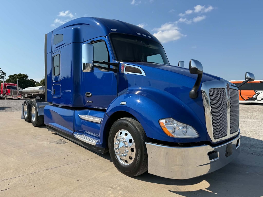 2022 Kenworth T680 in Tulsa, OK