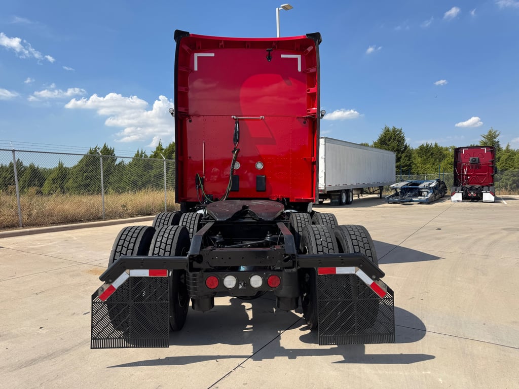 2023 Kenworth T680 in Dallas, TX — photo 5