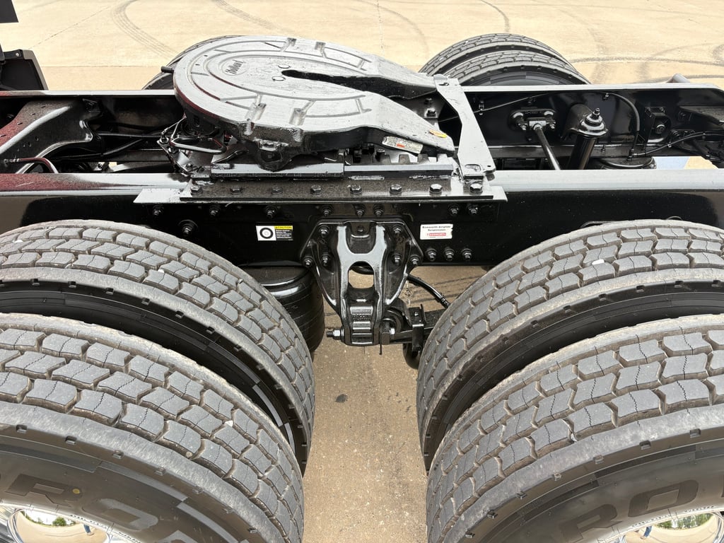 2024 Kenworth T680 in Oklahoma City, OK — photo 4