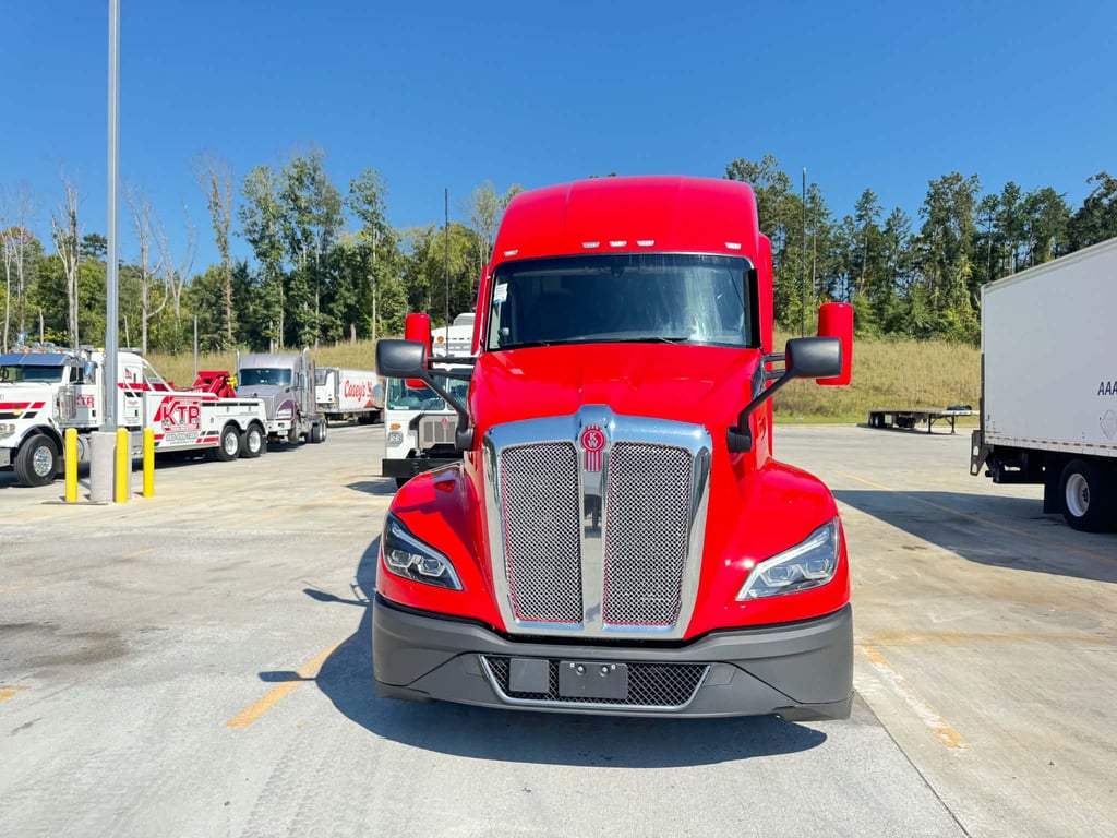 2024 Kenworth T680 in Knoxville, TN — photo 7