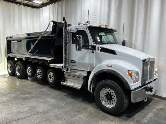 2027 Kenworth T880 in Olathe, KS