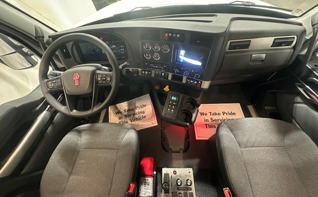 2027 Kenworth T880 in Knoxville, TN — photo 2