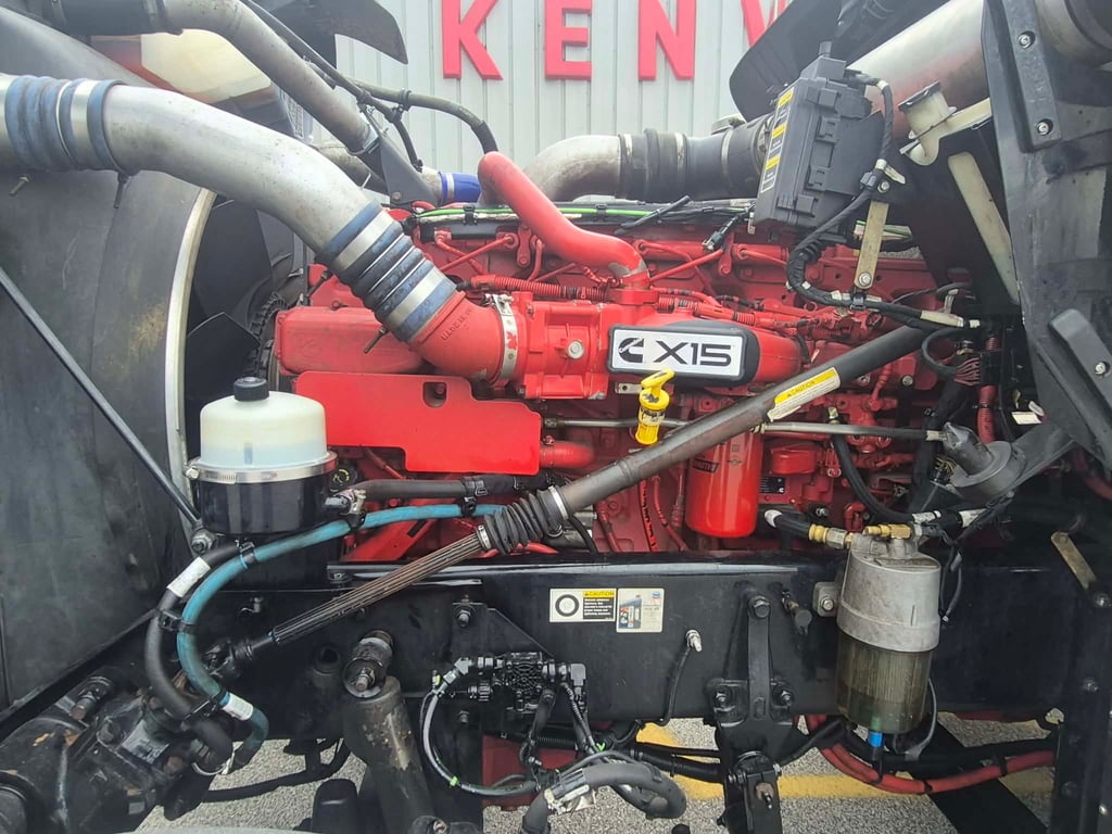 2022 Kenworth W900 in Quad Cities — photo 5