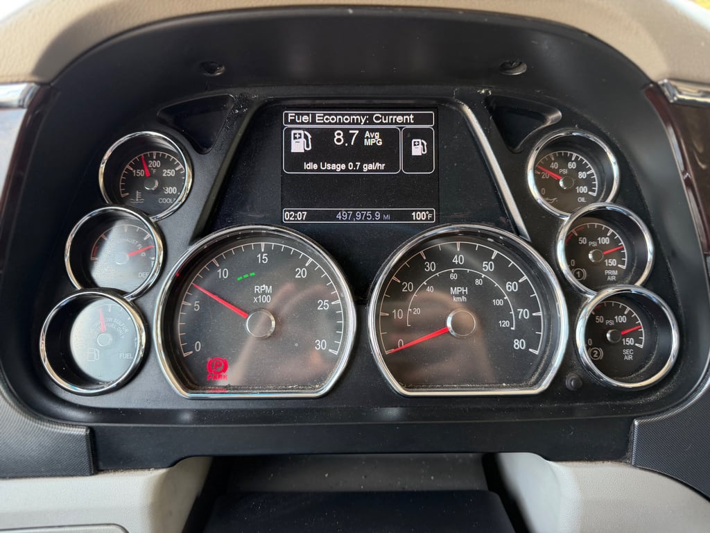 2021 Peterbilt 579 in Fort Worth, TX — photo 3