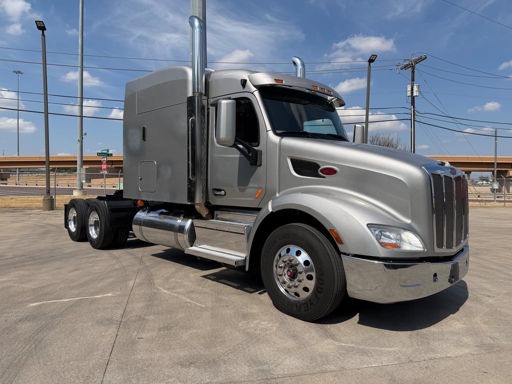 2021 Peterbilt 579 in Fort Worth, TX