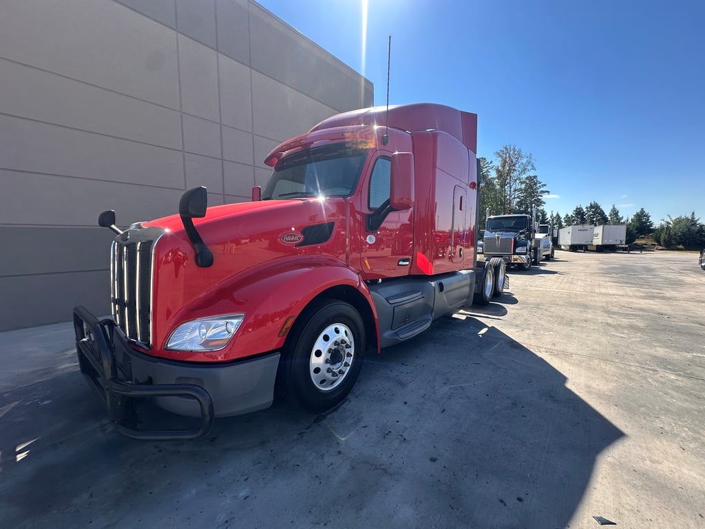 2021 Peterbilt 579 in Charlotte