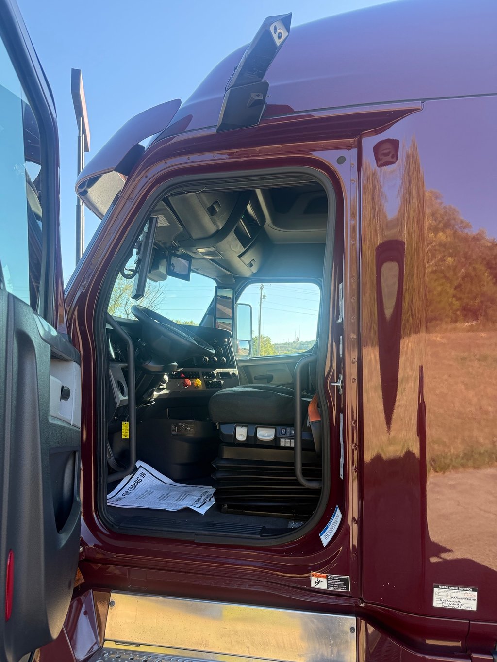 2021 Freightliner in Van Buren, AR — photo 3