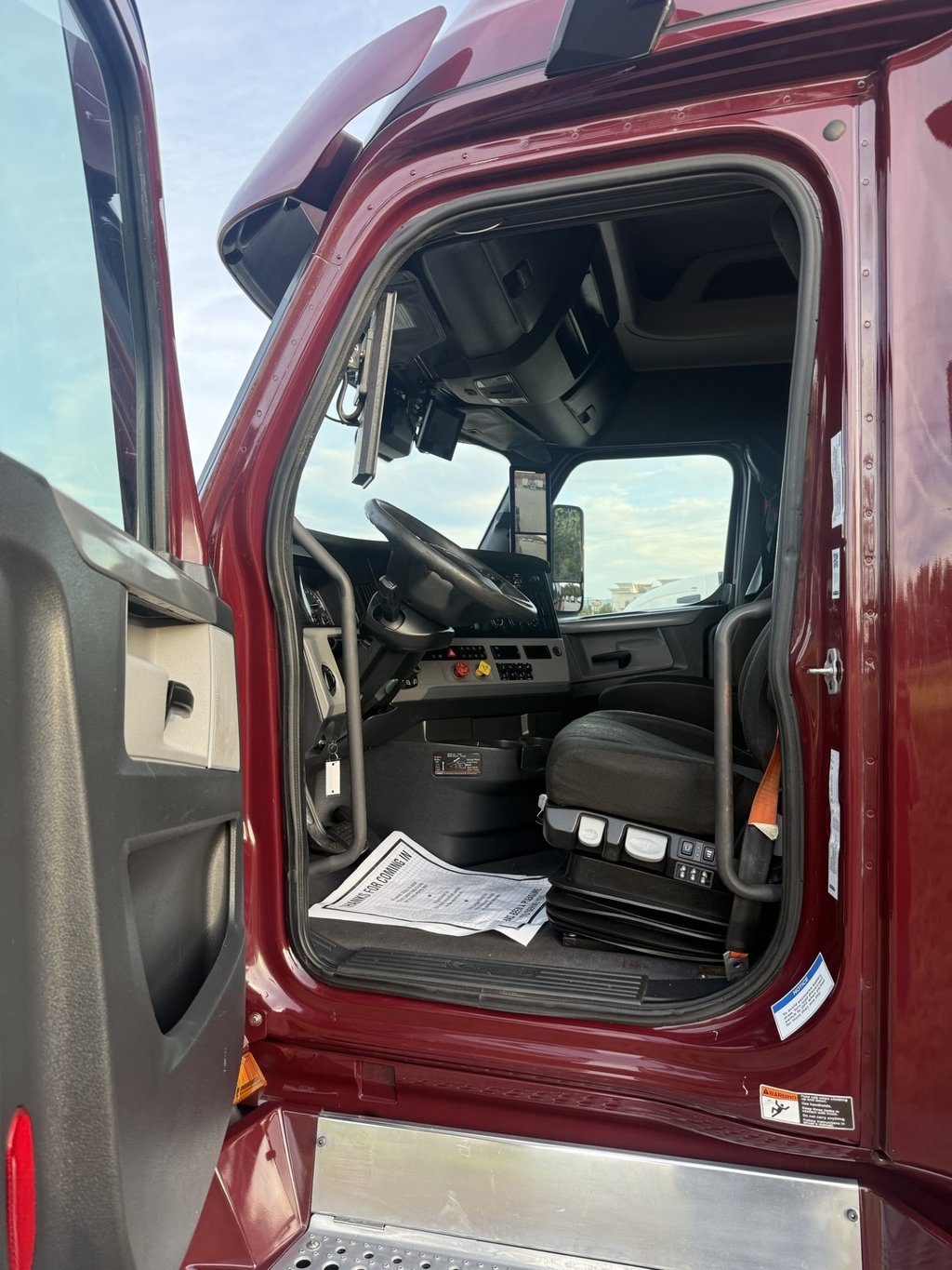 2021 Freightliner in Van Buren, AR — photo 3
