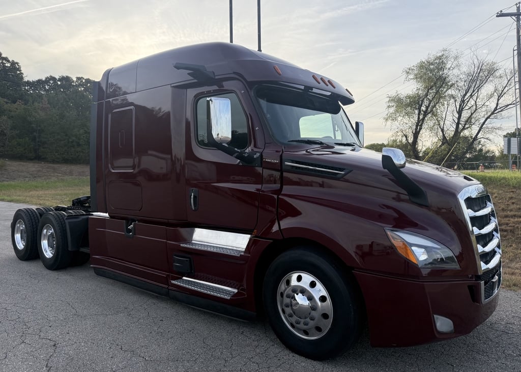 2021 Freightliner in Van Buren, AR