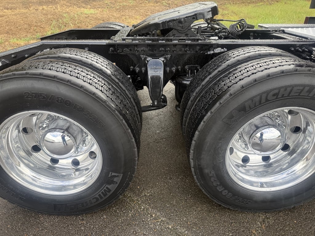 2021 Freightliner in Van Buren, AR — photo 3