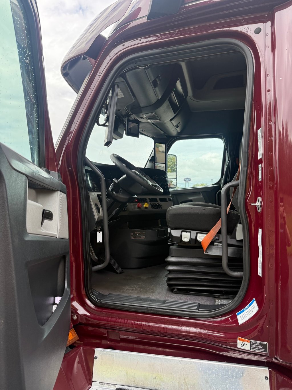 2021 Freightliner in Van Buren, AR — photo 3