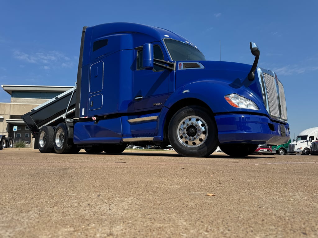 2019 Kenworth T680 in Dallas, TX — photo 8