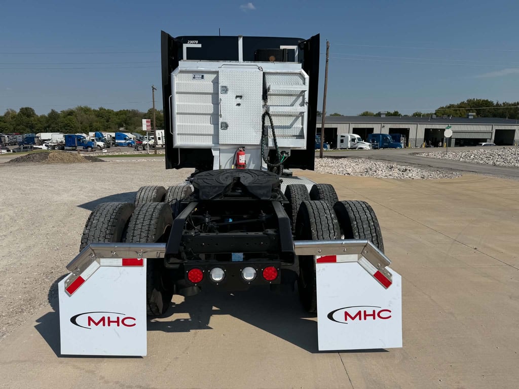 2023 Kenworth T680 in Tulsa, OK — photo 5