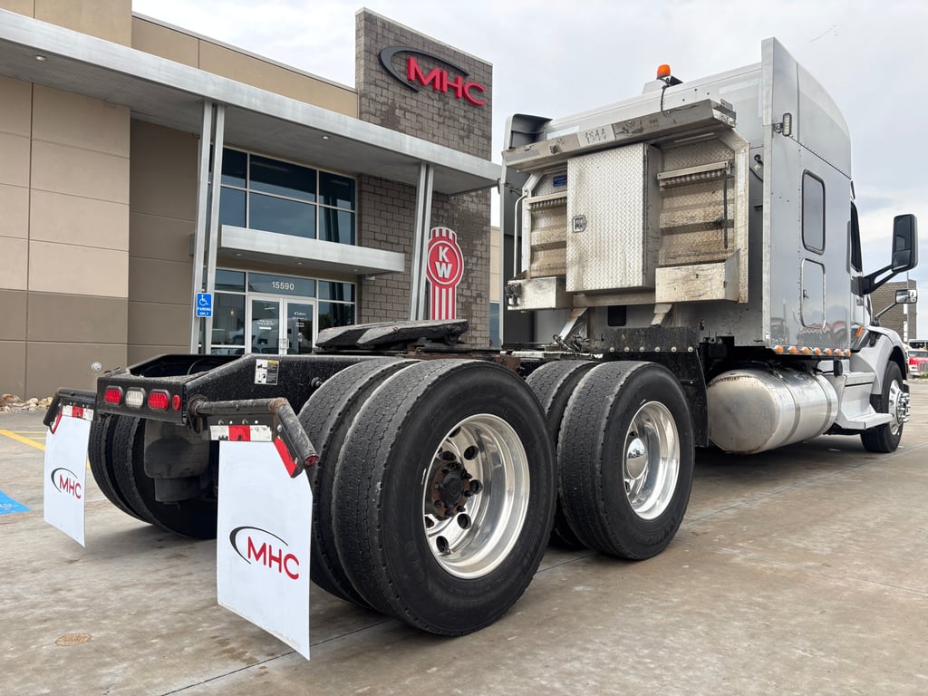 2020 Peterbilt 579 in Omaha, NE — photo 8