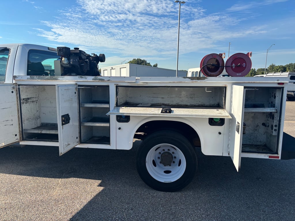 2012 Ford F-550 in Memphis, TN — photo 3